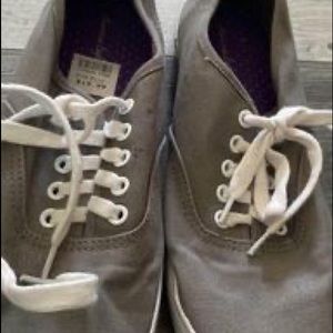 Grey American Eagle Sneakers
